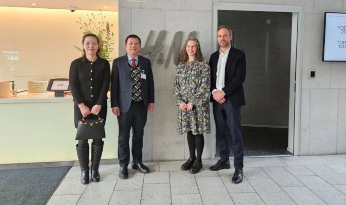 H&M, Nordic businesses seek suppliers in Vietnam